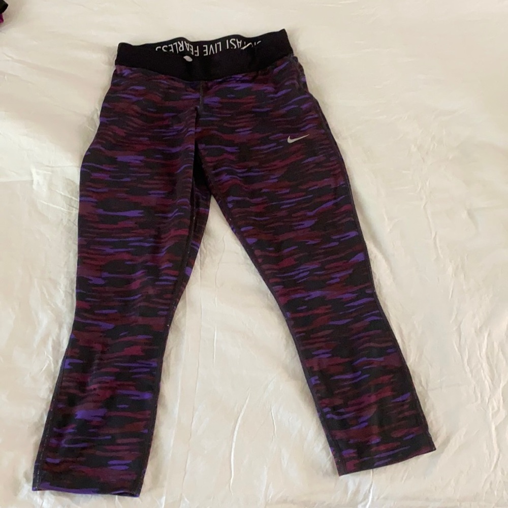 Xs Nike cropped workout leggings